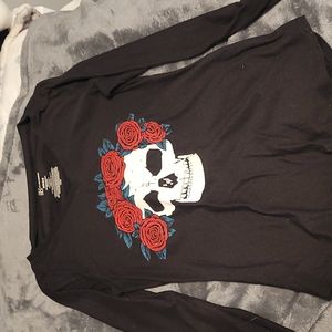 Black skull longsleve